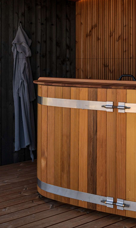 Harvia Frosty Cold Plunge Pool with cooling unit