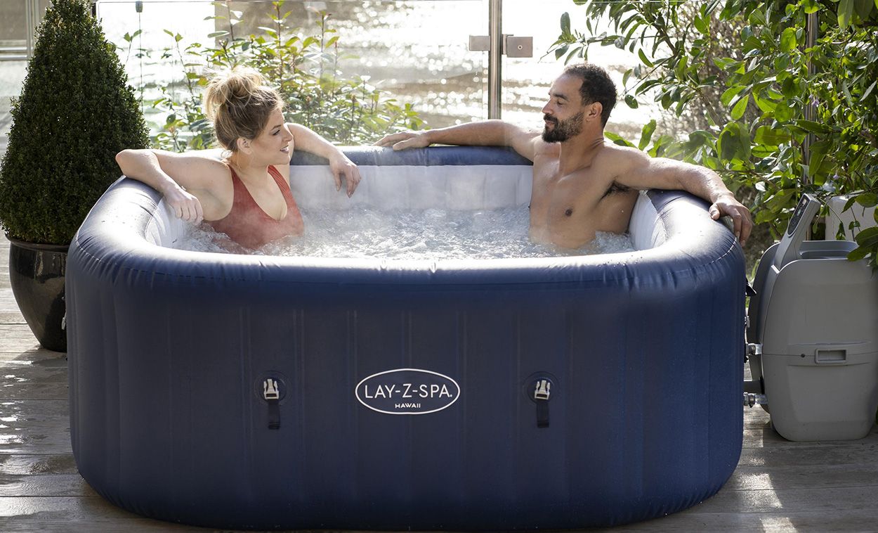 Lay-Z-Spa Hawaii AirJet 4-6 Person Spa – 123 Pools