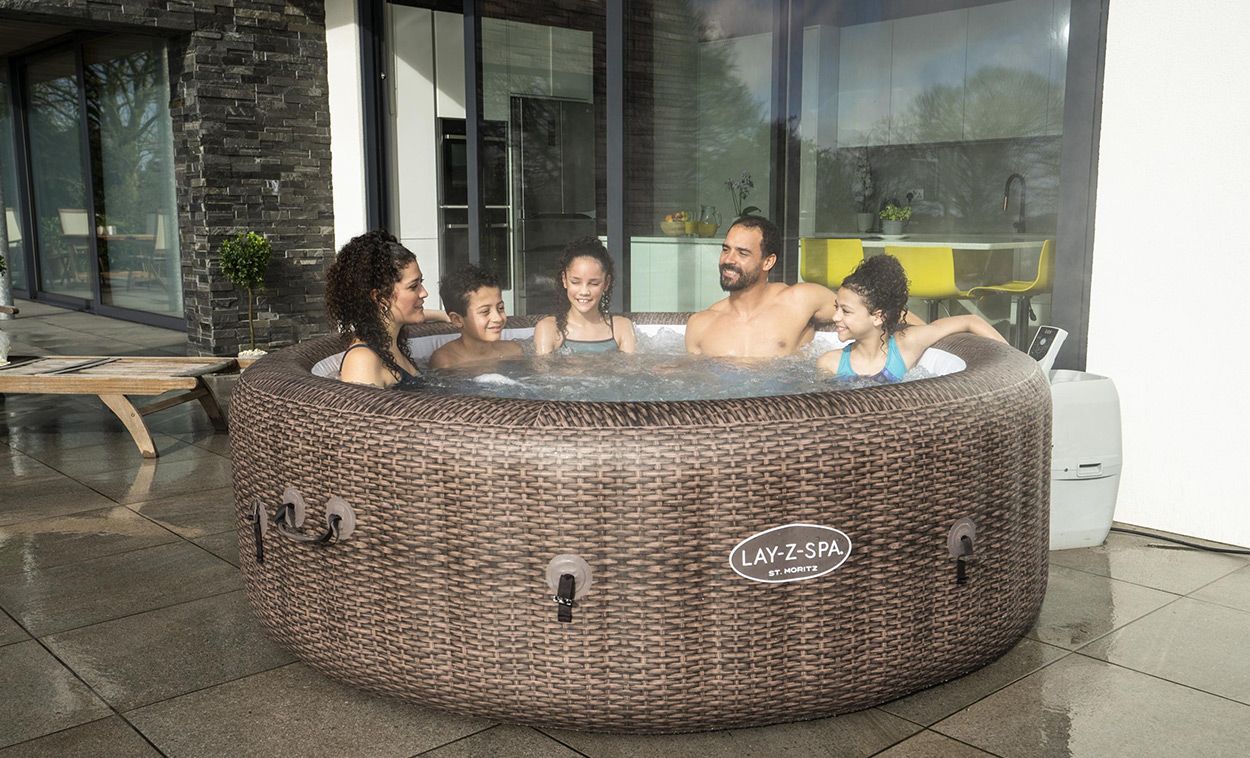 Lay-Z-Spa St Moritz Air Jet 5-7 Person Spa - Collection Deal